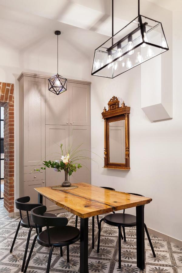 Gallery Art Apartment Lviv Buitenkant foto