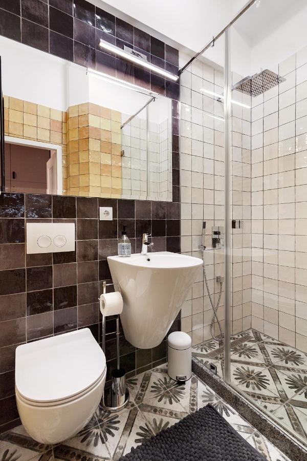 Gallery Art Apartment Lviv Buitenkant foto