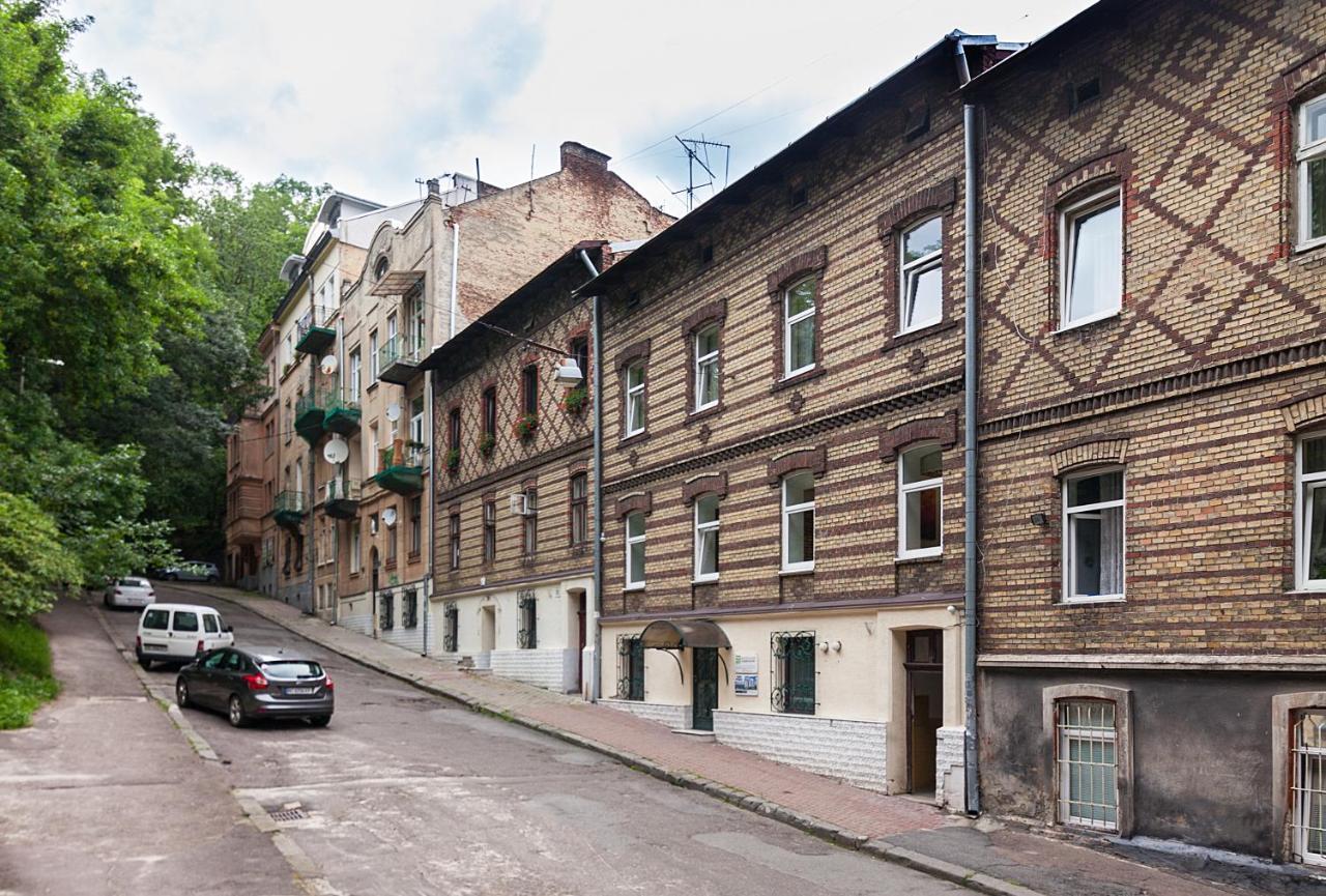 Gallery Art Apartment Lviv Buitenkant foto